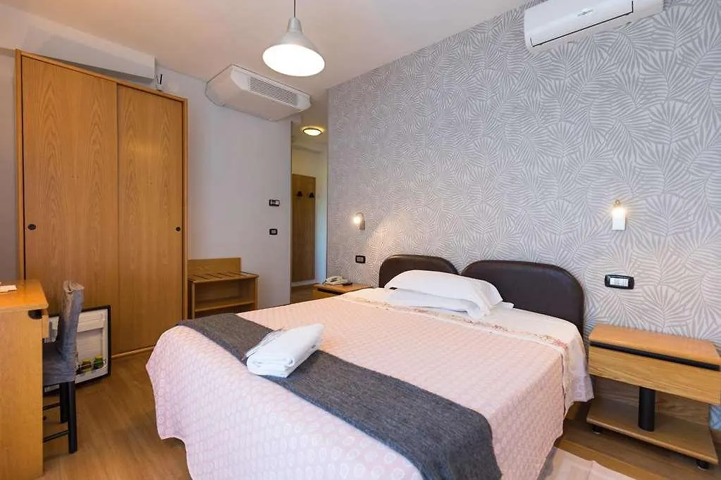 Hotel Logonovo Лидо-дельи-Эстенси