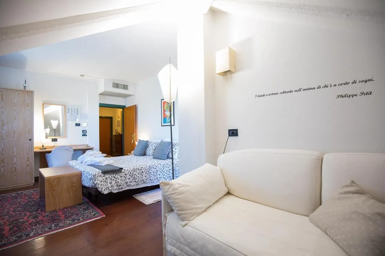 ***  Hotel Logonovo Лидо-дельи-Эстенси Италия